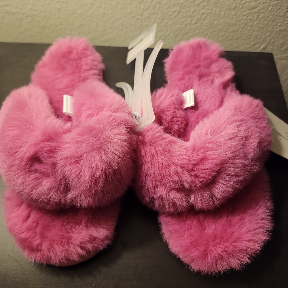 LC Lauren Conrad Fuzzy Pink Slippers